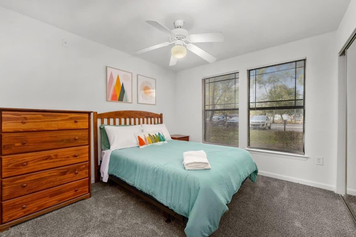 Apartment 5 Mi To Busch Gardens + 2 Mi To Usf + Pool + Gym