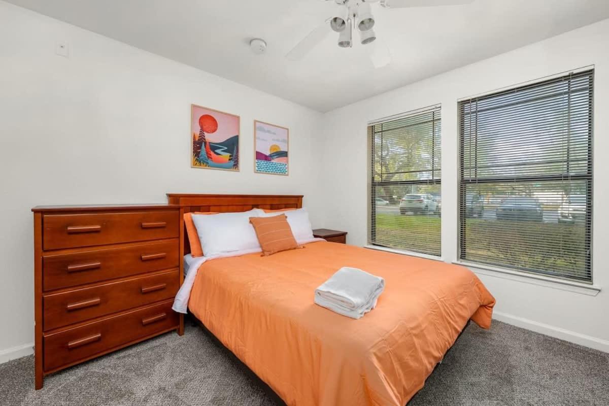 5 Mi To Busch Gardens + 2 Mi To Usf + Pool + Gym Apartment *