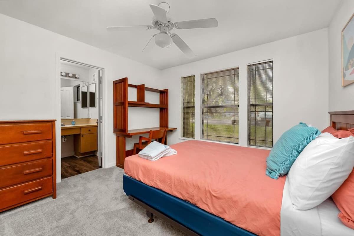 Apartment 5 Mi To Busch Gardens + 2 Mi To Usf + Pool + Gym Tampa