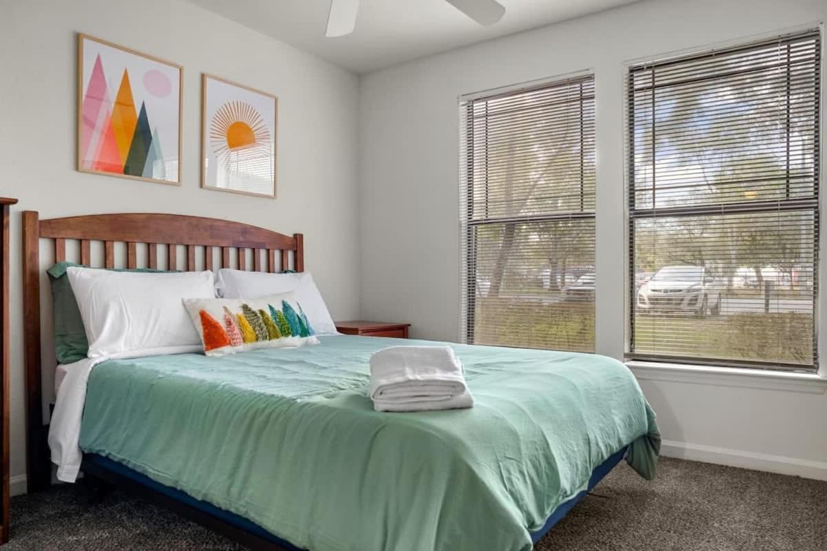 Apartment 5 Mi To Busch Gardens + 2 Mi To Usf + Pool + Gym Tampa