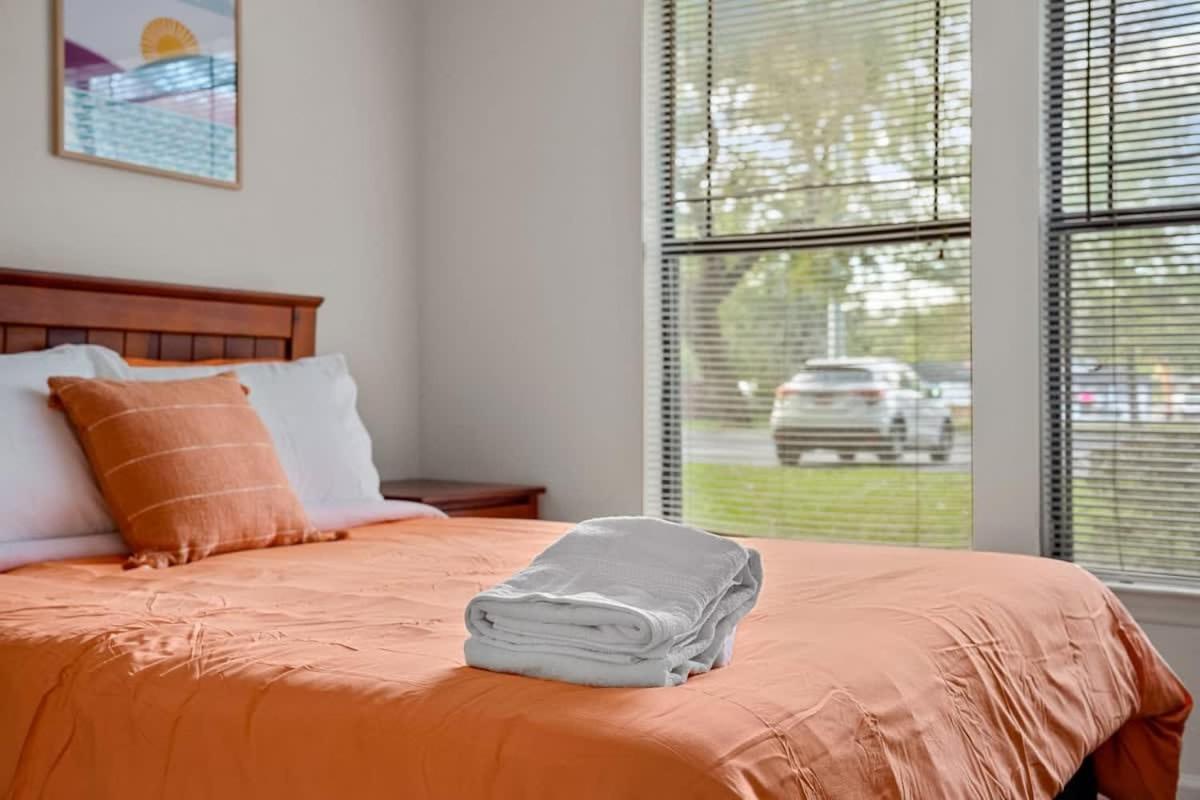 5 Mi To Busch Gardens + 2 Mi To Usf + Pool + Gym * Tampa