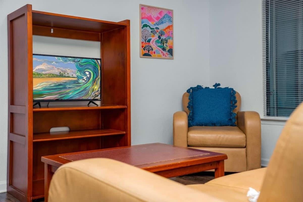 5 Mi To Busch Gardens + 2 Mi To Usf + Pool + Gym * Tampa
