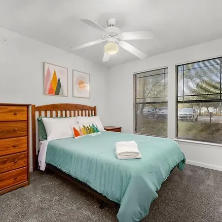 5 Mi To Busch Gardens + 2 Mi To Usf + Pool + Gym Apartment Tampa Exterior photo